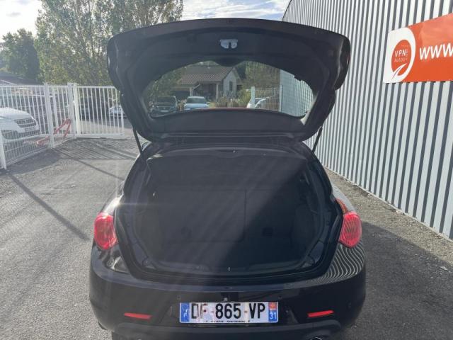 Alfa Romeo Giulietta image 8