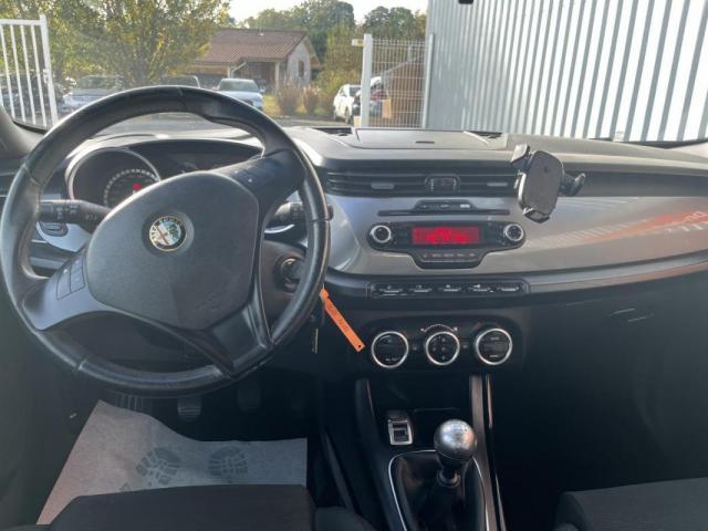 Alfa Romeo Giulietta image 1