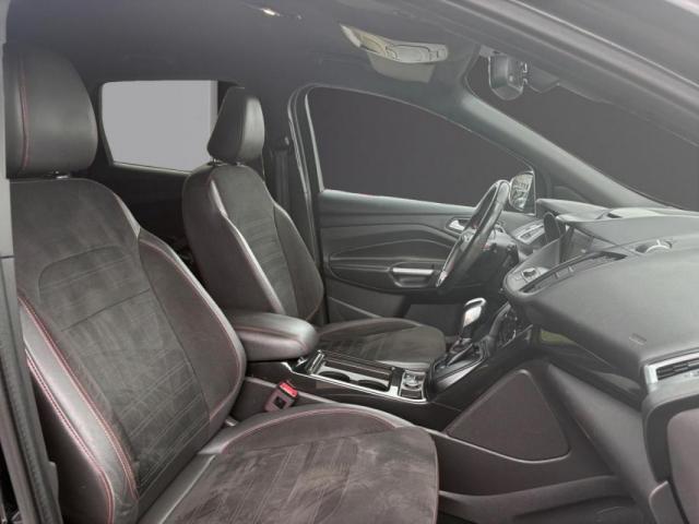 Ford Kuga image 6