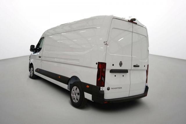Renault Master image 1