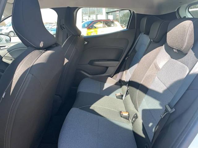 Renault Clio image 2