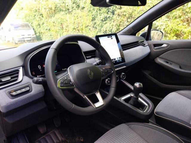 Renault Clio image 2