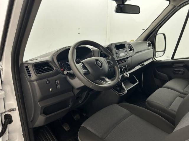 Renault Master image 1