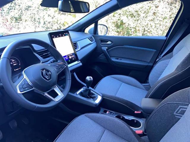 Renault Captur image 2
