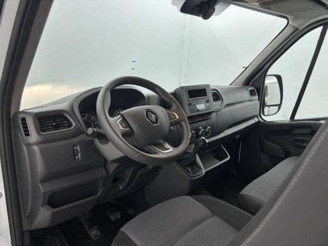 Renault Master image 1