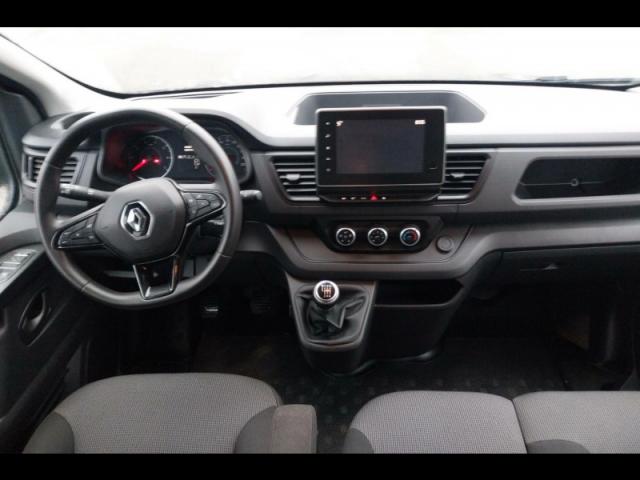 Renault Trafic image 2