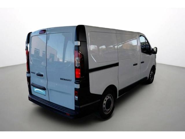 Renault Trafic image 2