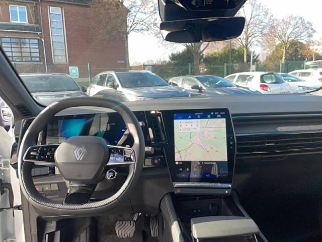 Renault Rafale image 9