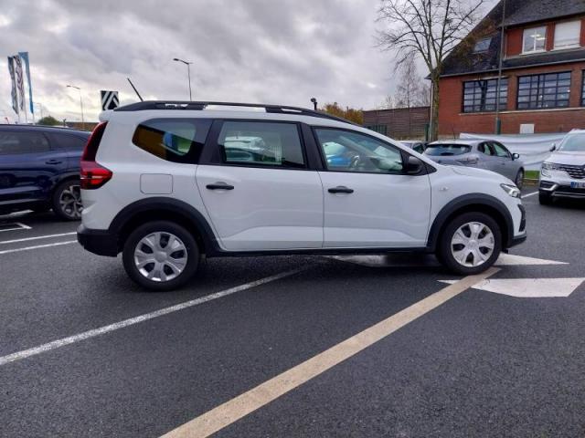 Dacia Jogger image 1