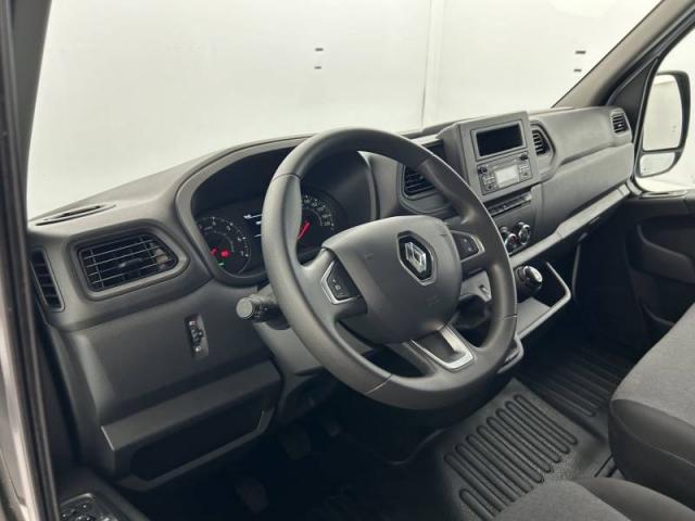 Renault Master image 1