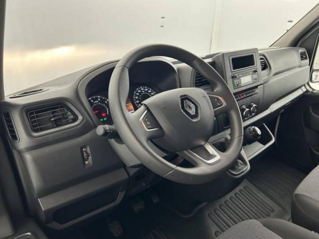 Renault Master image 1