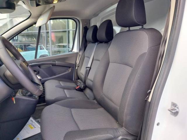 Renault Trafic image 2