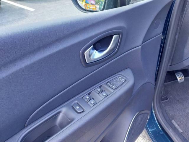 Renault Captur image 1