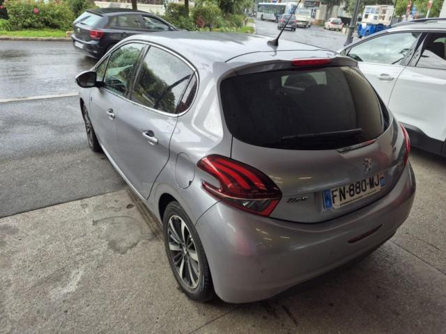 Peugeot 208 image 2