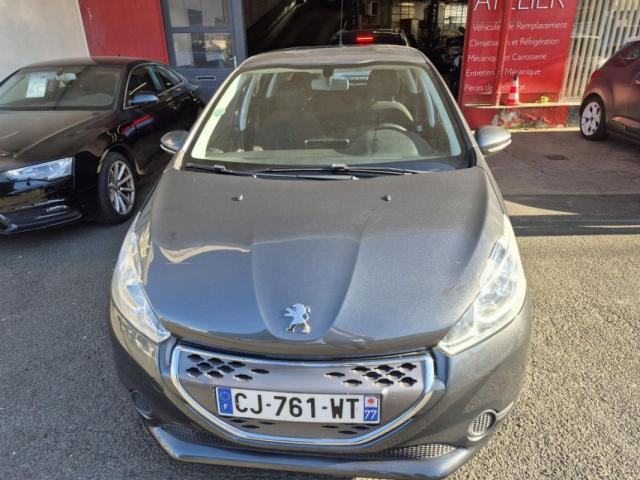 Peugeot 208 image 9