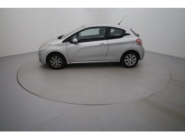 Peugeot 208 image 7