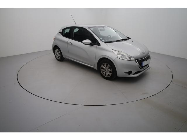 Peugeot 208 image 2