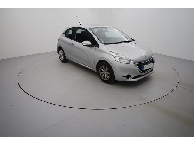 Peugeot 208 image 6