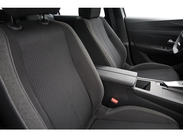Peugeot 308 image 1