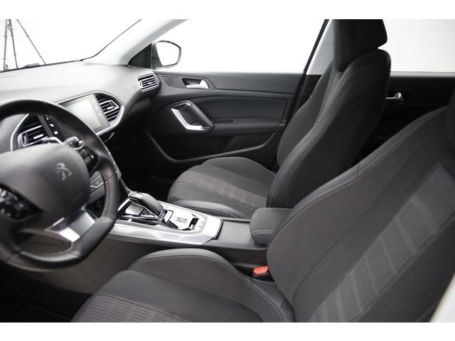 Peugeot 308 image 2