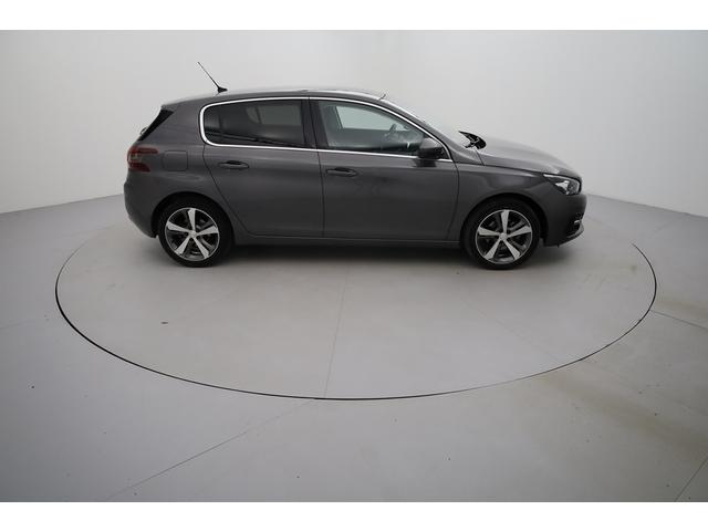 Peugeot 308 image 8
