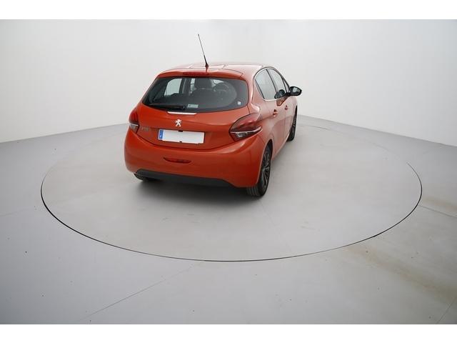 Peugeot 208 image 3