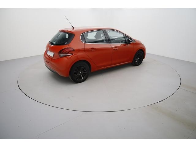 Peugeot 208 image 7