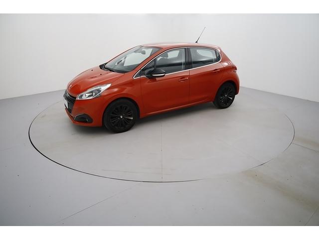 Peugeot 208 image 8