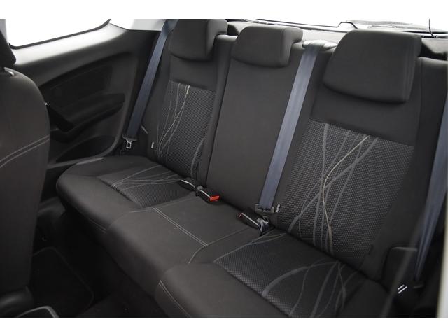 Peugeot 208 image 7