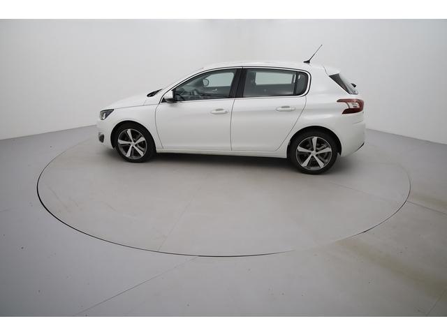 Peugeot 308 image 9