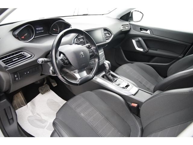 Peugeot 308 image 1