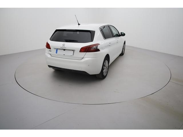 Peugeot 308 image 9