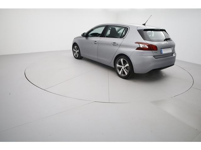 Peugeot 308 image 1