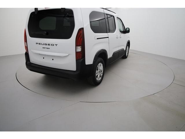 Peugeot Rifter image 9