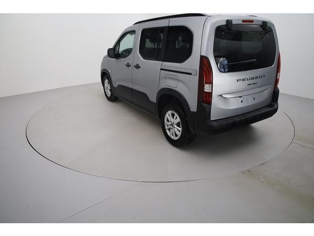 Peugeot Rifter image 9