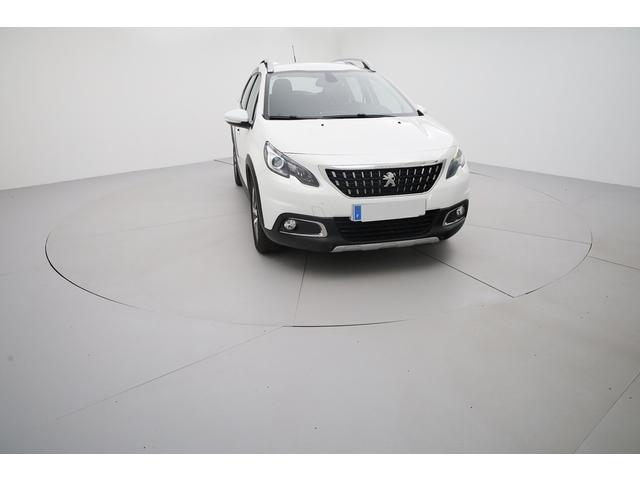 Peugeot 2008 image 2