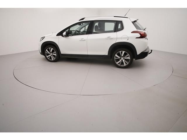 Peugeot 2008 image 4