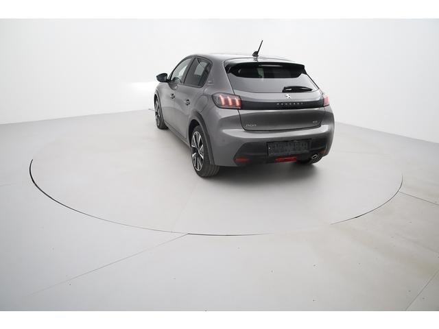 Peugeot 208 image 8