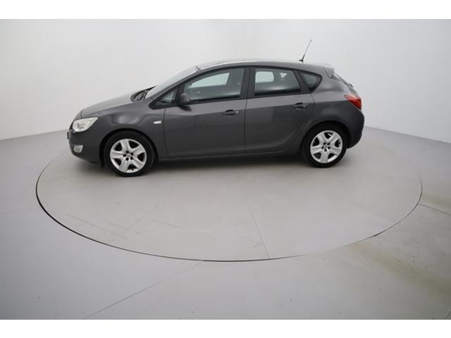 Opel Astra image 9