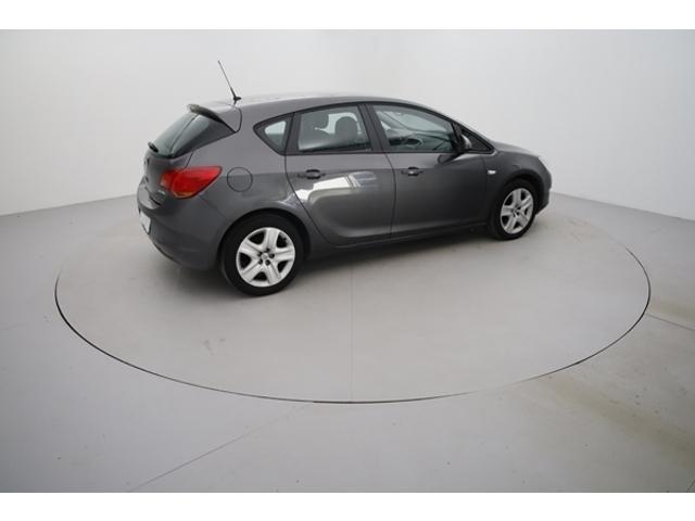 Opel Astra image 4