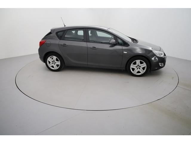 Opel Astra image 6