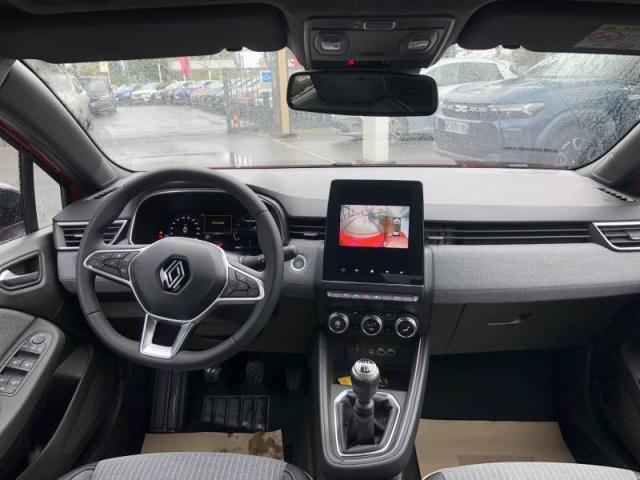 Renault Clio image 2