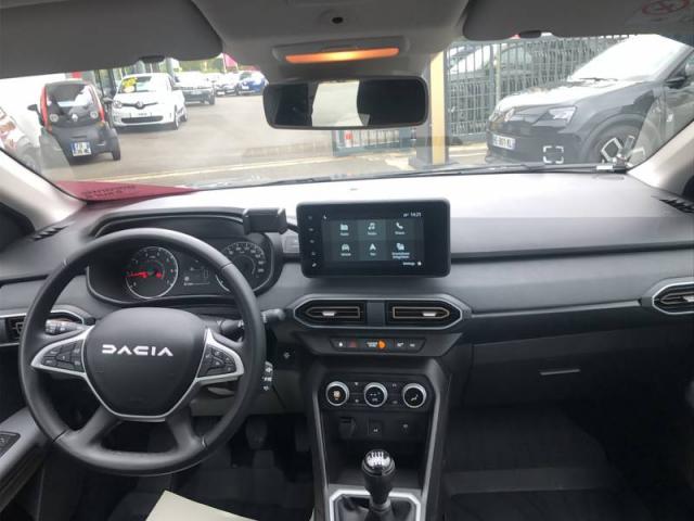 Dacia Sandero image 2