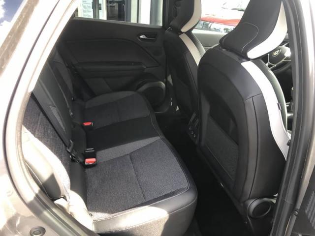 Renault Captur image 2