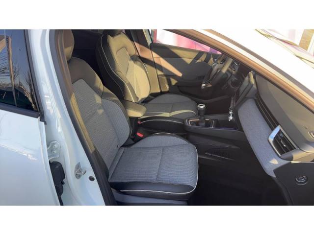 Renault Clio image 8