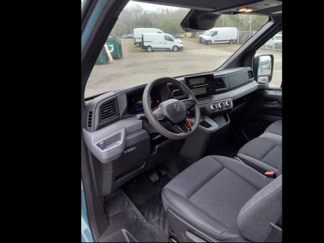 Renault Master image 1