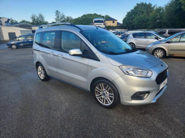 Ford Tourneo image 1