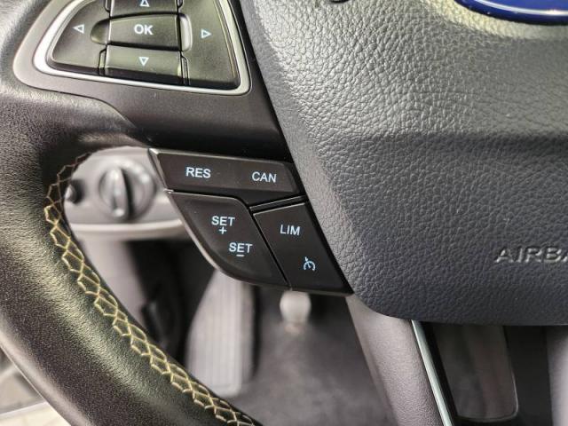 Ford Kuga image 2