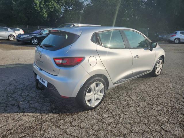 Renault Clio image 2