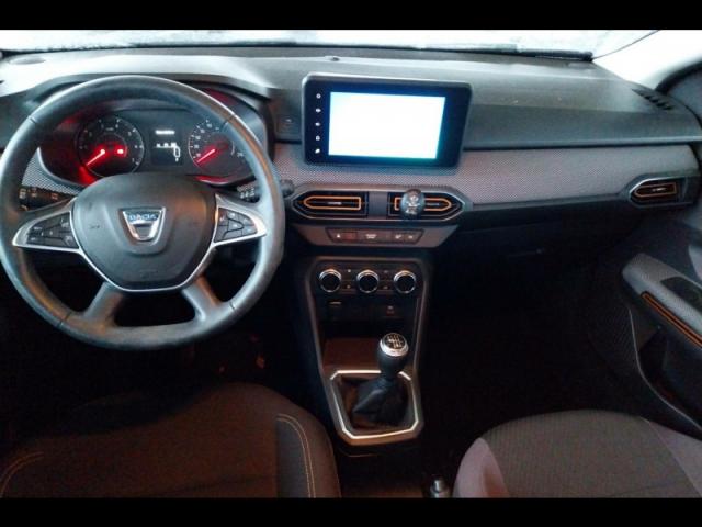 Dacia Sandero image 2